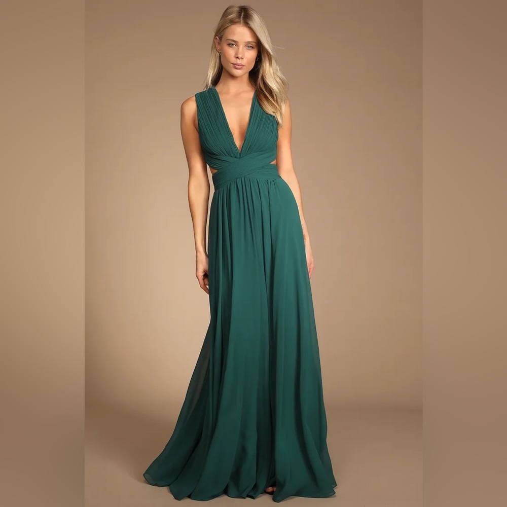 Lulu's Emerald Green V-Neck Maxi Dress
